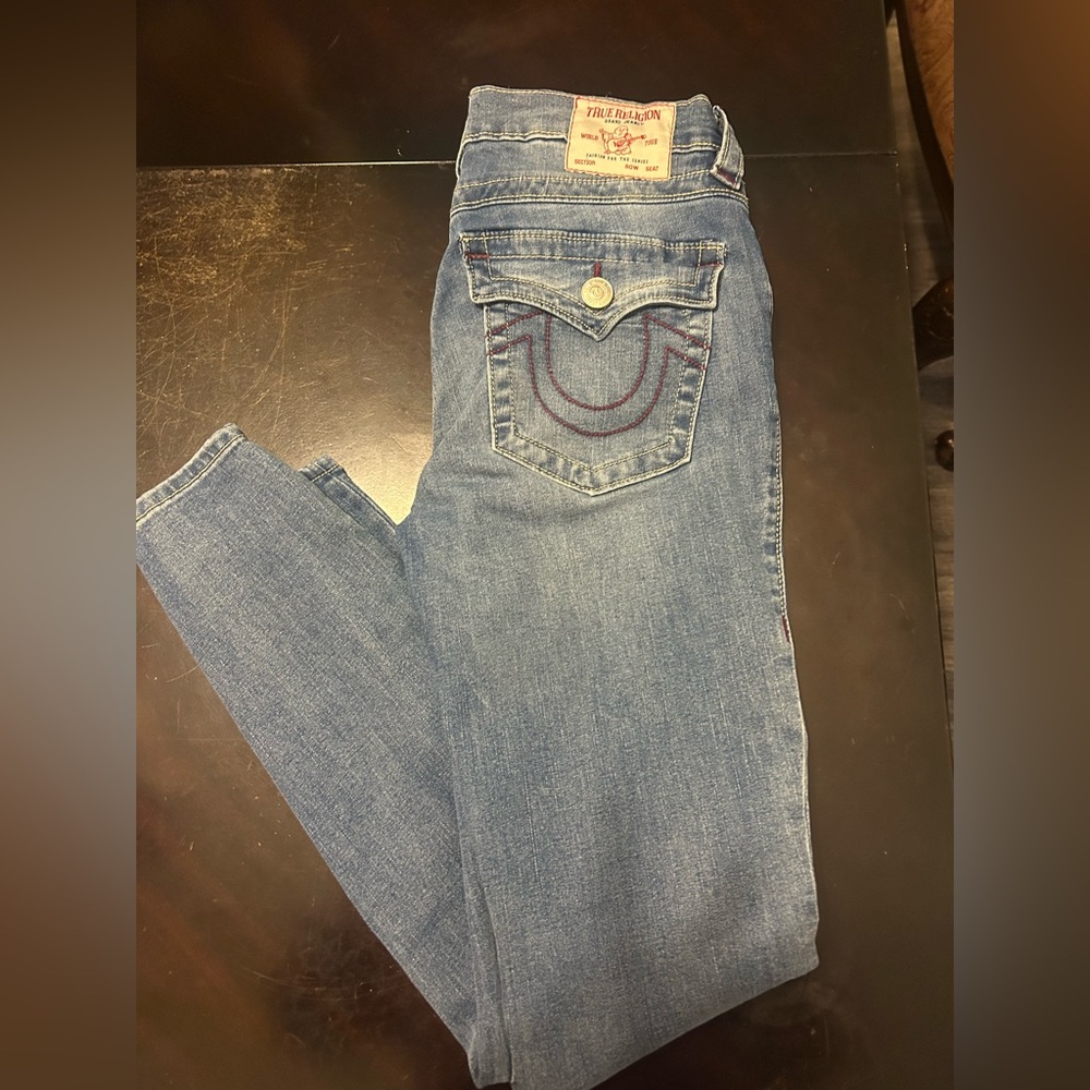True religion skinny jeans with maroon stitching